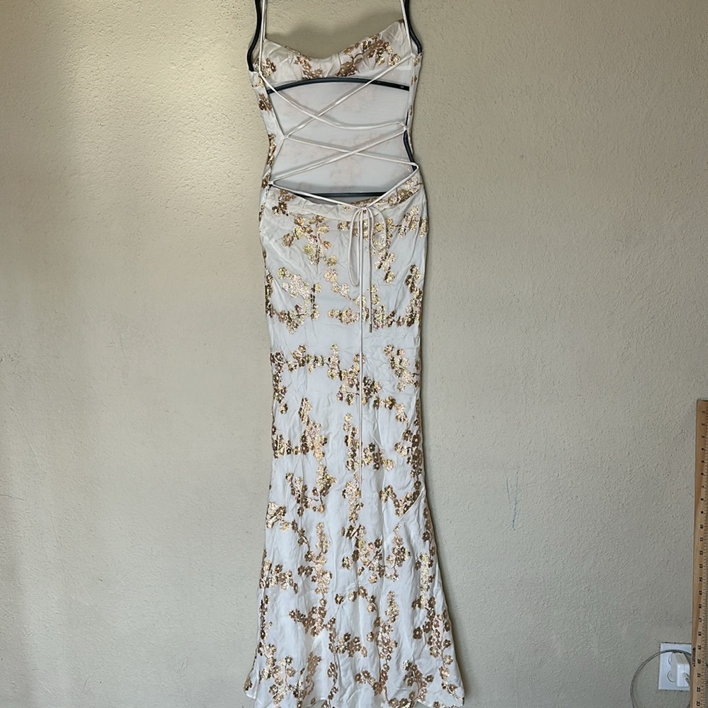 HOUSE OF CB 'Capriana' White & Gold Jacquard Satin Gown NWOT size XS - Picture 7 of 14